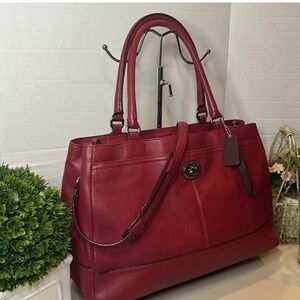 Coach Elegant Burgundy Leather Shoulder Long Strap 💜💜💜